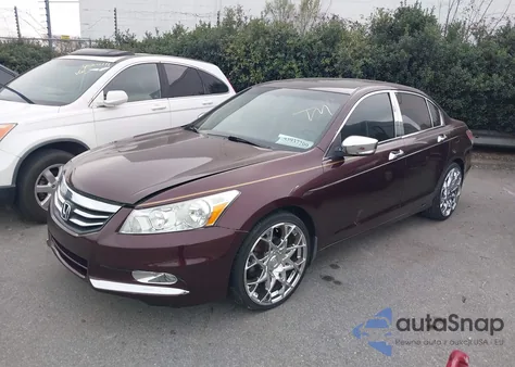 2011 Honda Accord 3.5 Ex-L z USA, uszkodzony, nr VIN 1HGCP3F89BA032807